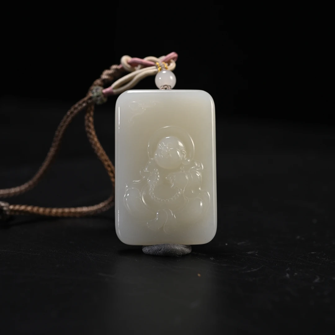 Lot8833 2511150018和田玉弥勒佛挂件/保利