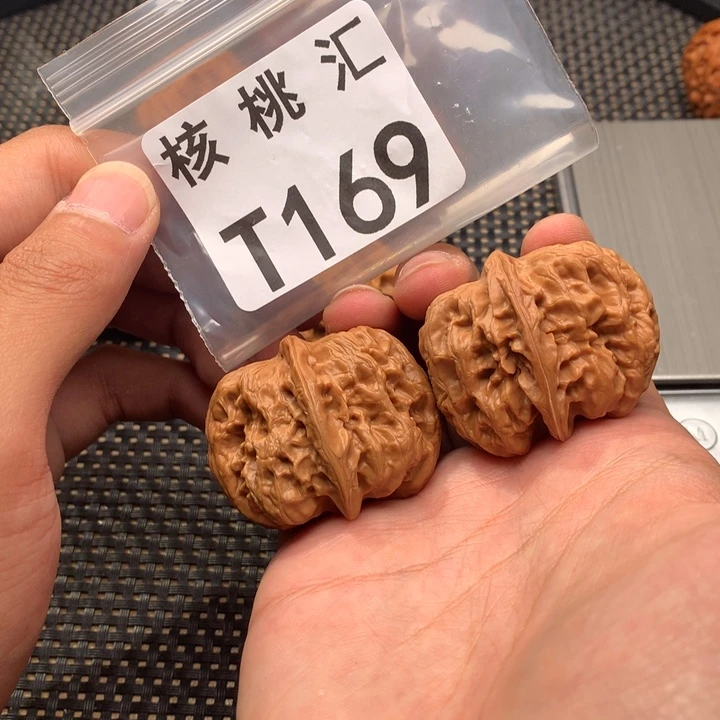 文玩核桃吊坠方块