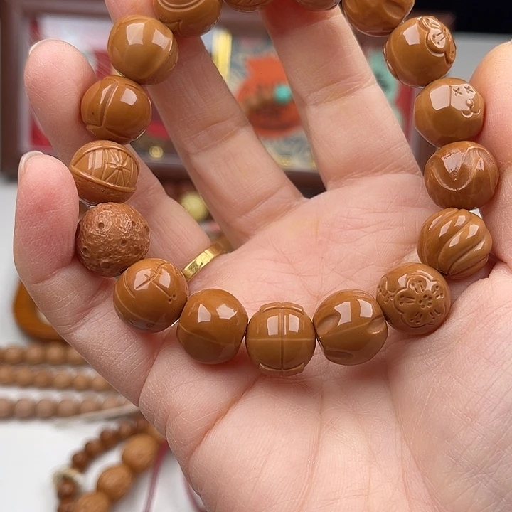 宝***儿手串猴头核桃微瑕童话镇