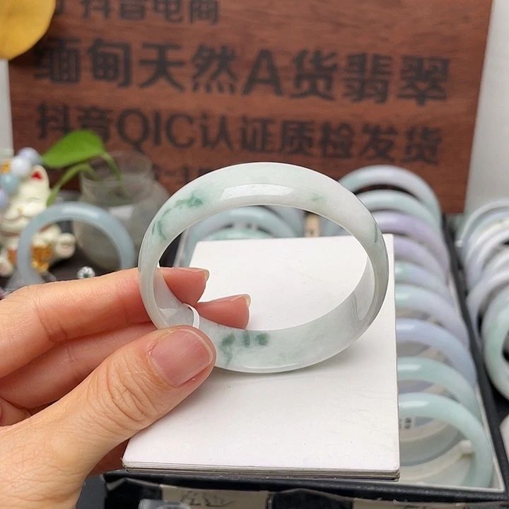 翡翠未镶嵌手镯52正圈