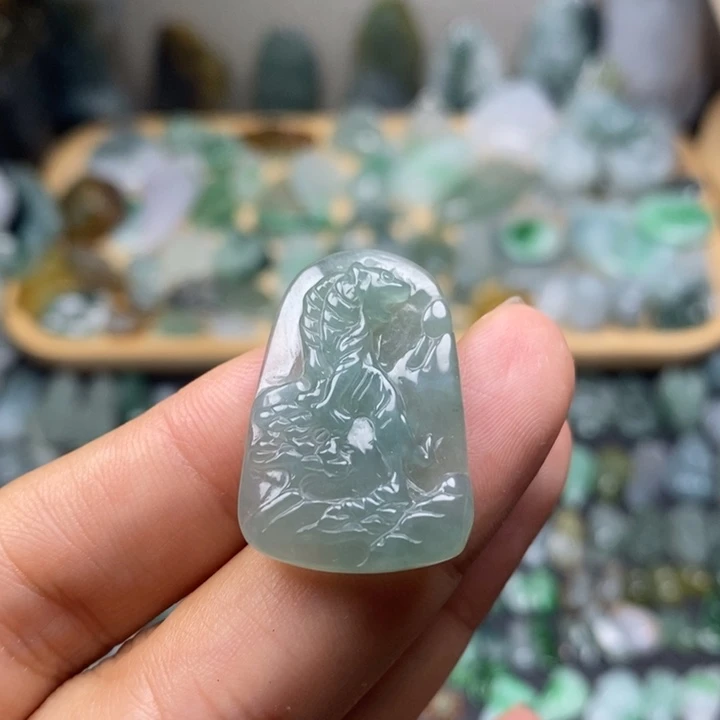 颈饰未镶嵌翡翠老虎