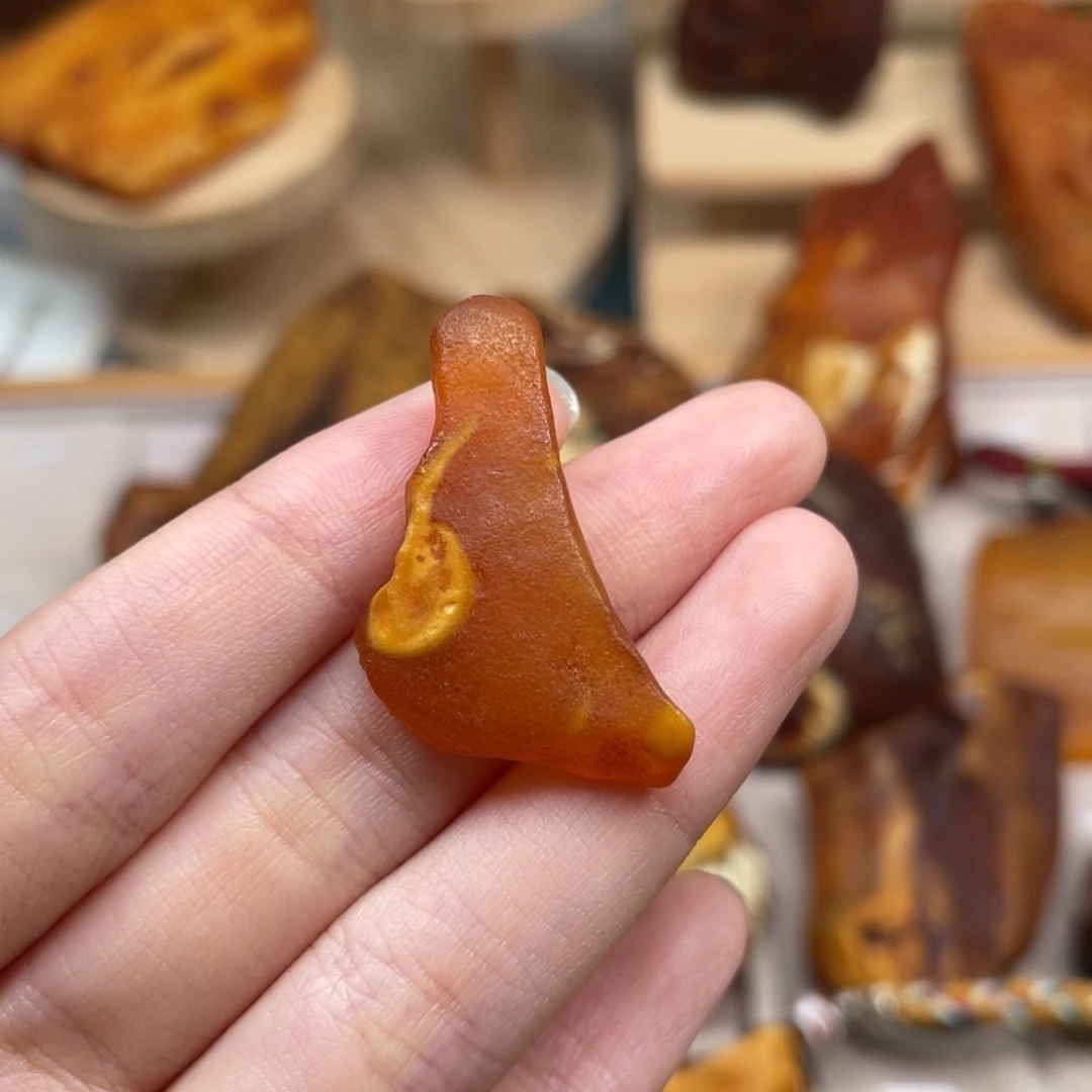 琥珀未镶嵌珠宝奇石