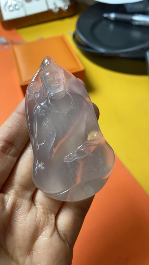 俄料石英质玉观音