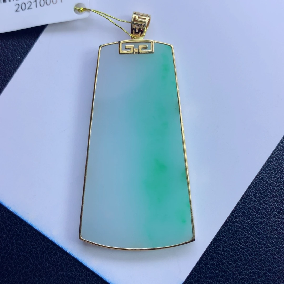 翡翠未镶嵌颈饰无事牌