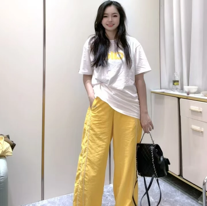 《霞华》2025新款时尚气质百搭字母短袖上衣＋休闲松紧长裤两件套