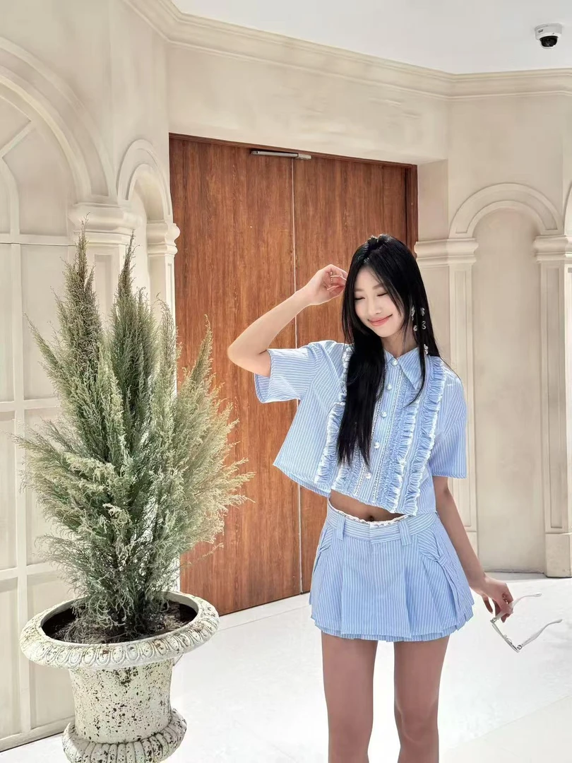 【媛媛女王专享】6008现货短袖短款条纹减龄衬衫