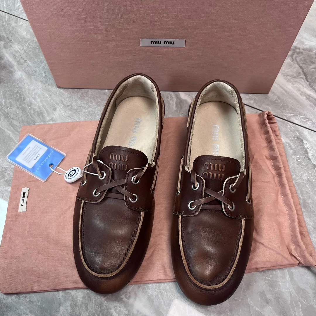 99新 MIU MIU/缪缪 36.5码！miumiu 平底帆船鞋 棕色