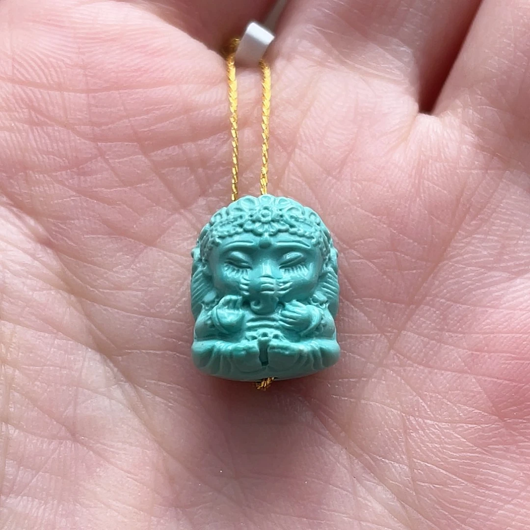 绿松石未镶嵌颈饰