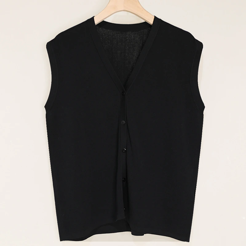 常规款百搭宽松型薄款V领马夹丝绵混纺针织单排多扣女士无袖背心