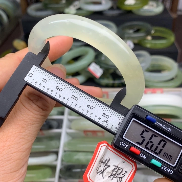 蛇纹石玉未镶嵌手镯854