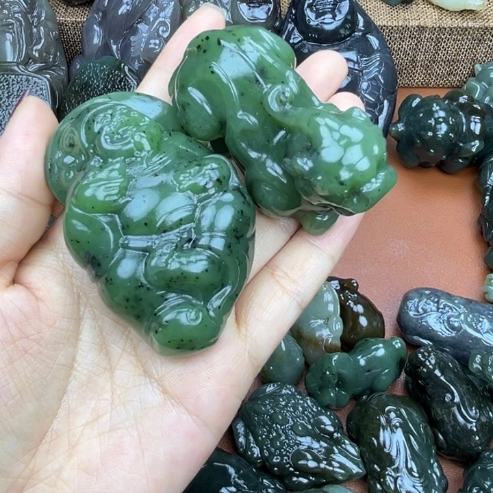 施***涛和田玉未镶嵌挂件