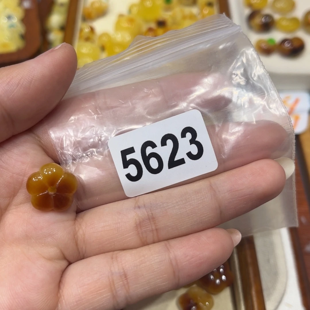 琥珀未镶嵌裸石蜜蜡