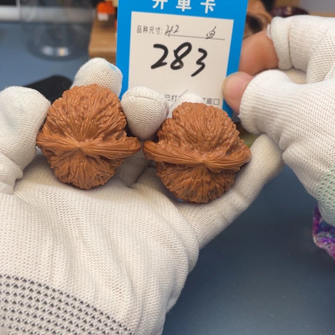 核桃文玩核桃白狮子