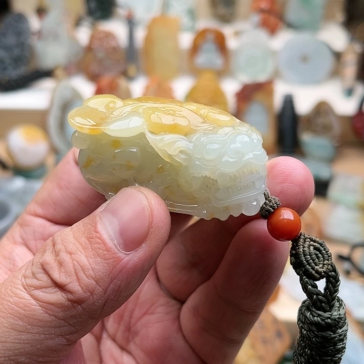 【闪购商品】翡翠未镶嵌颈饰执*手