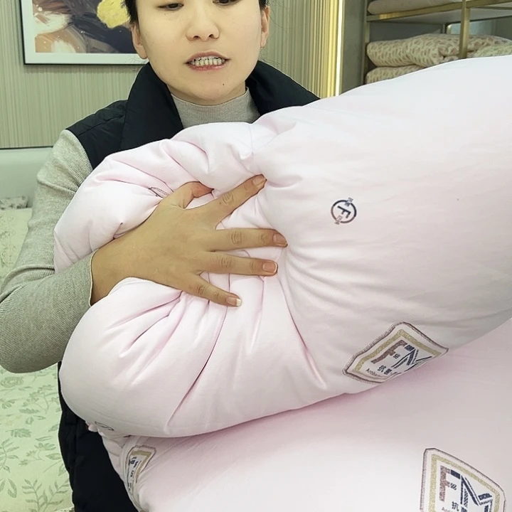 聚酯纤维双人冬被7.5斤左右微瑕处理