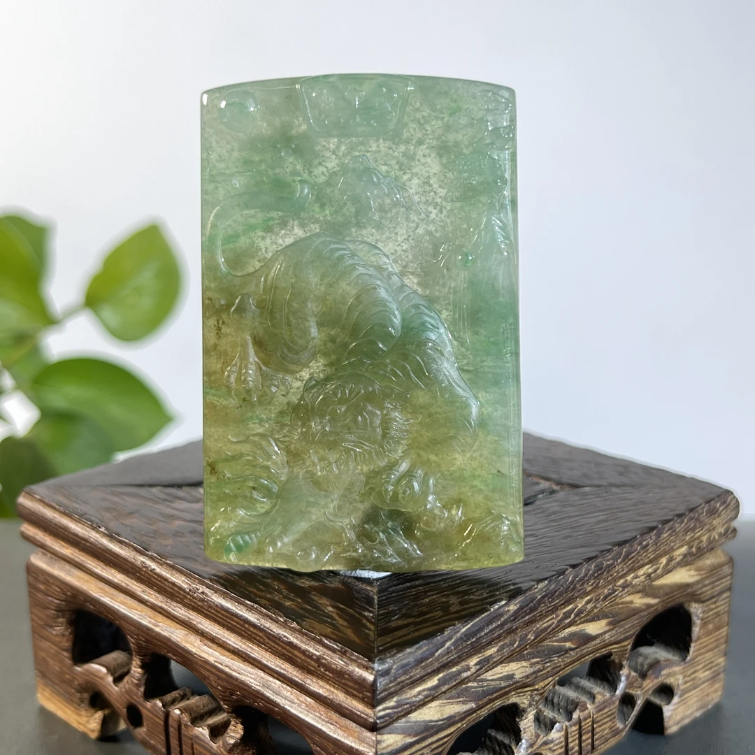 JYA26-180  天然缅甸A货翡翠  猛虎下山