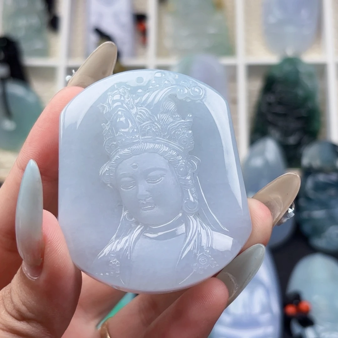 翡翠未镶嵌颈饰观音