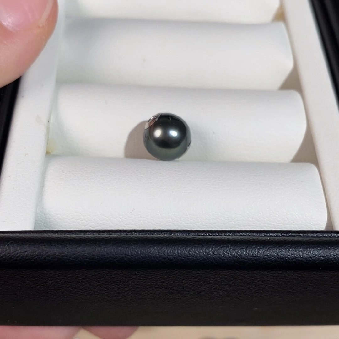 18K金镶嵌海水珍珠颈饰