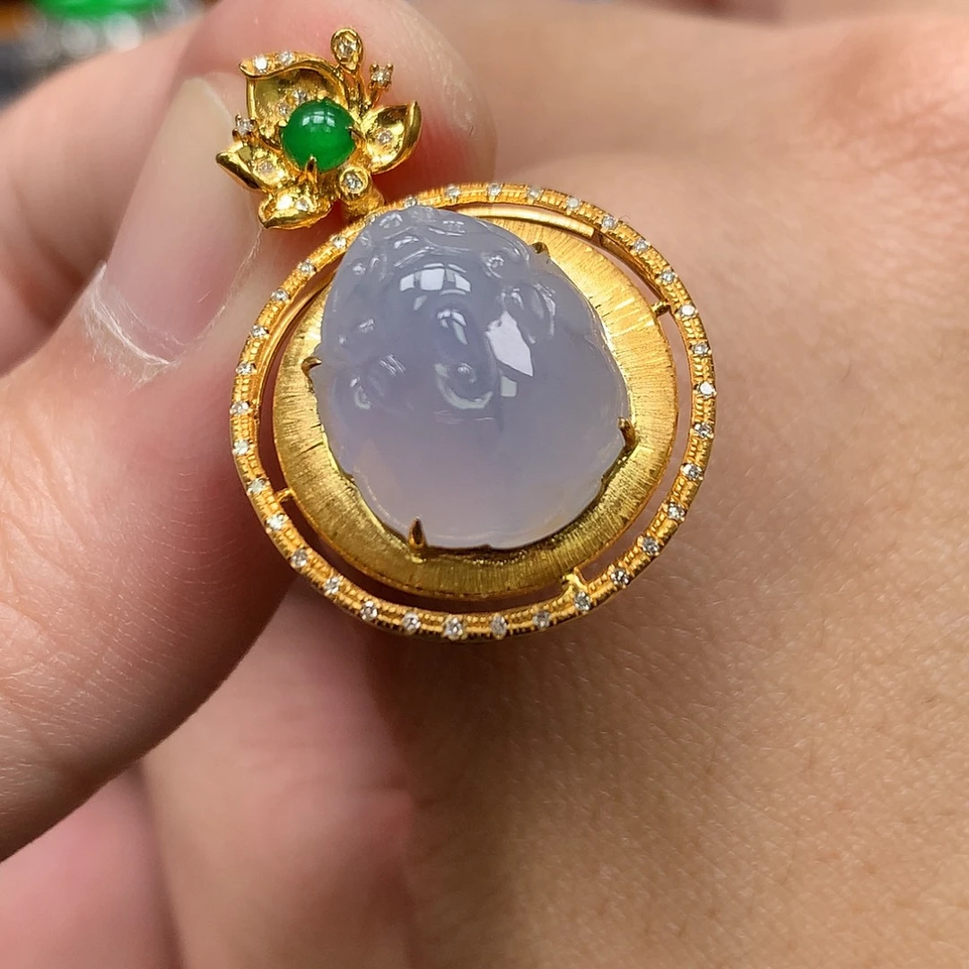 翡翠18K金镶嵌颈饰