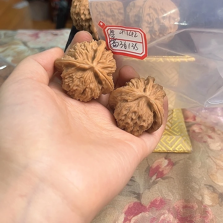 文玩核桃吊坠非嫁接马老四三棱