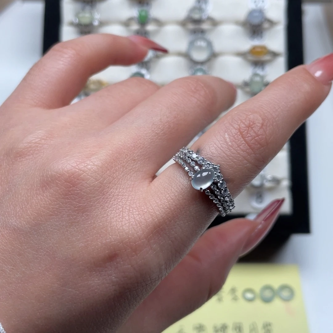 宁***儿翡翠银S925镶嵌戒指9999260