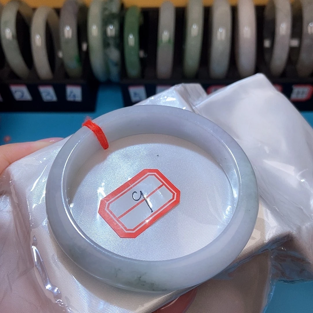 翡翠手镯未镶嵌初*