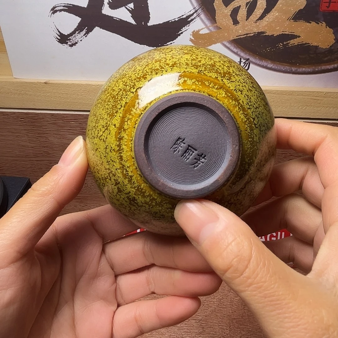 茶盏不想在这个社会生活着什么