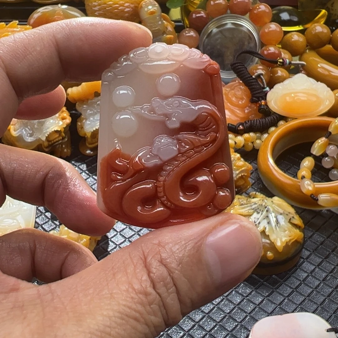 石英质玉未镶嵌颈饰