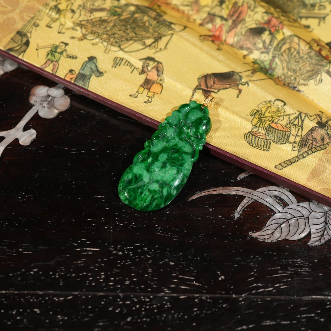 2.27香港王老板-翡翠18k金镶嵌吊坠6y46