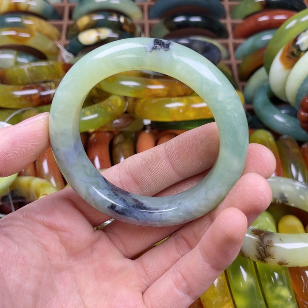 蛇纹石玉未镶嵌手镯