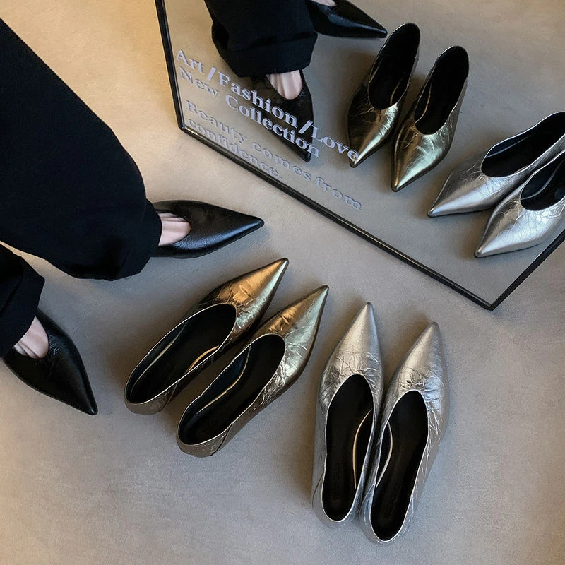 2025年春秋新款浅口尖头单鞋女时尚气质百搭中跟复古黑色工作鞋女