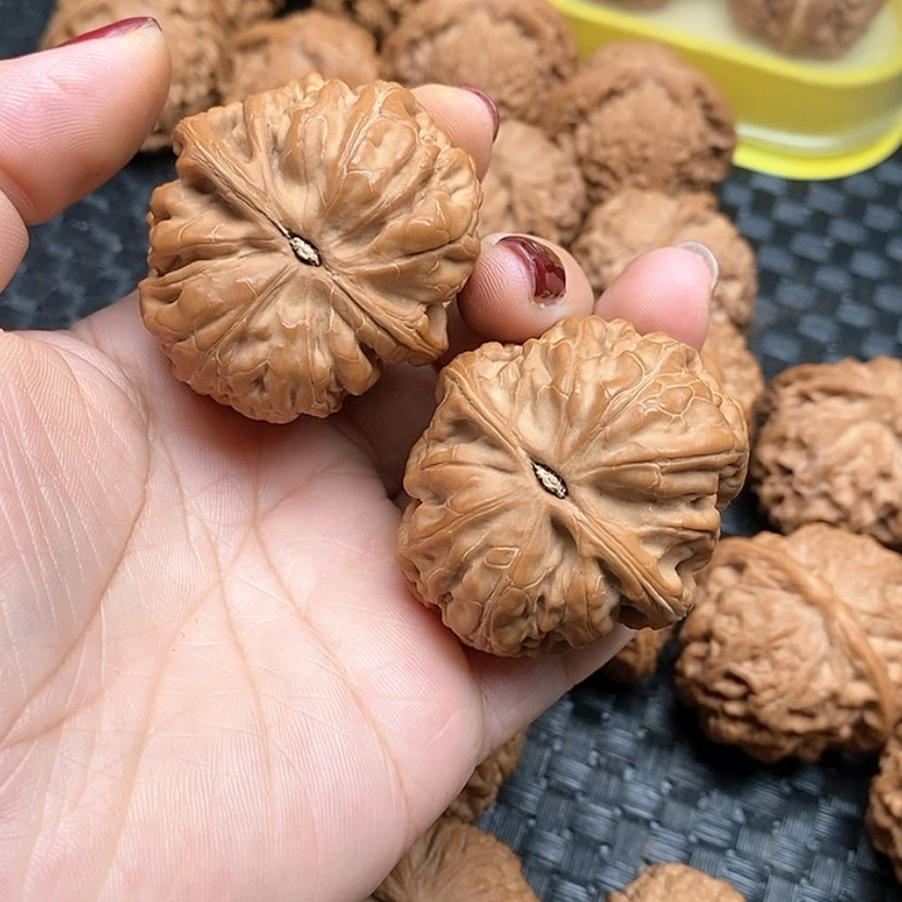 【闪购商品】桃核把件鹦****?凤凰台43