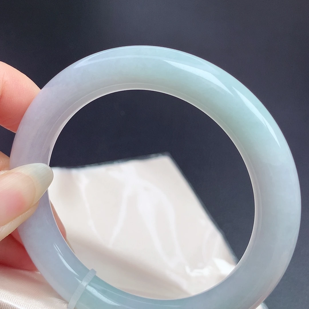 翡翠未镶嵌手镯（圆镯）57.7圈口