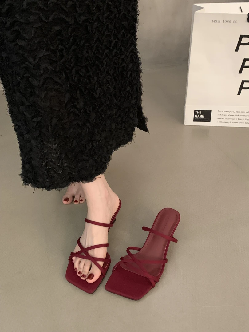 法式小众高跟凉鞋2025年夏季复古红色细带罗马时尚露趾细跟凉拖鞋