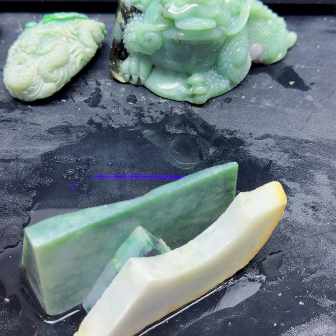 用***3翡翠未镶嵌挂件57