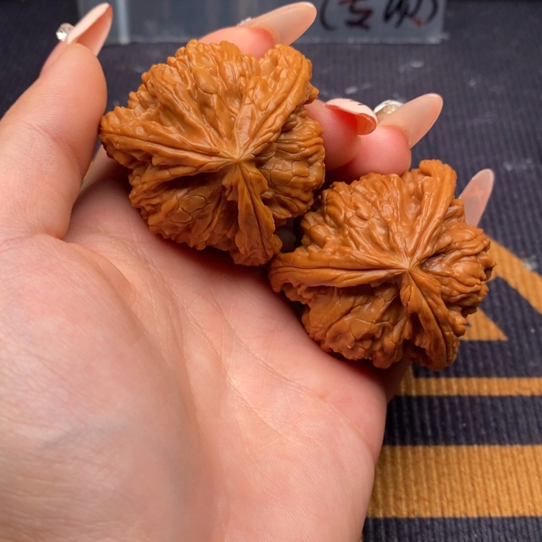 文***彬吊坠文玩核桃白狮子