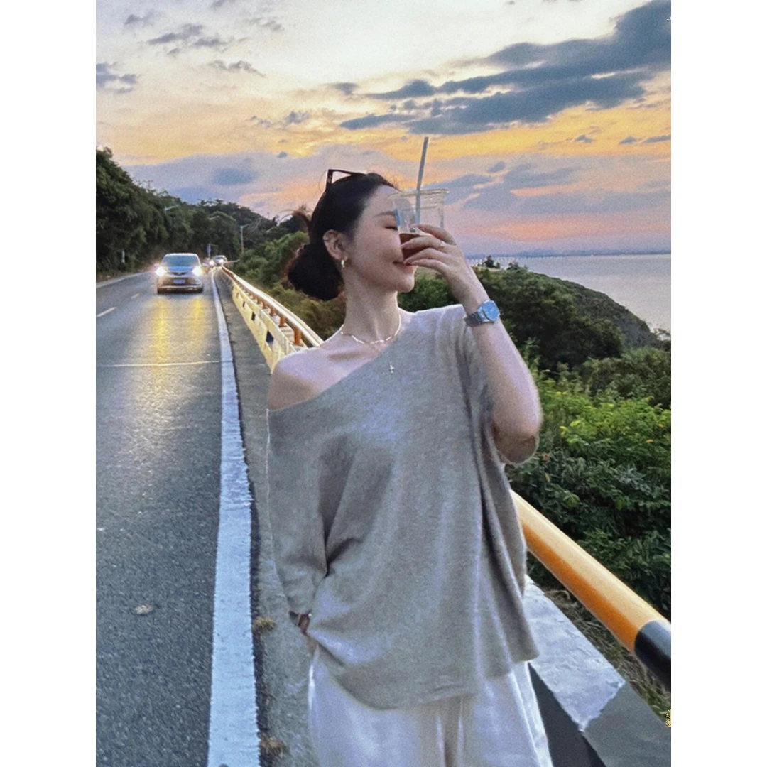 韩系一字领斜肩灰色短袖T恤女夏季松弛感宽松显瘦防晒罩衫上衣ins
