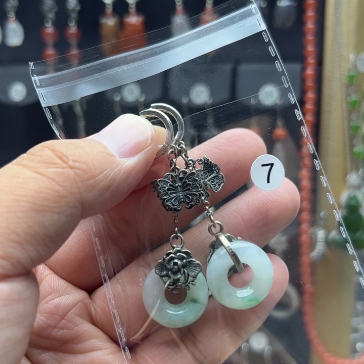 守***人银S925镶嵌翡翠耳饰