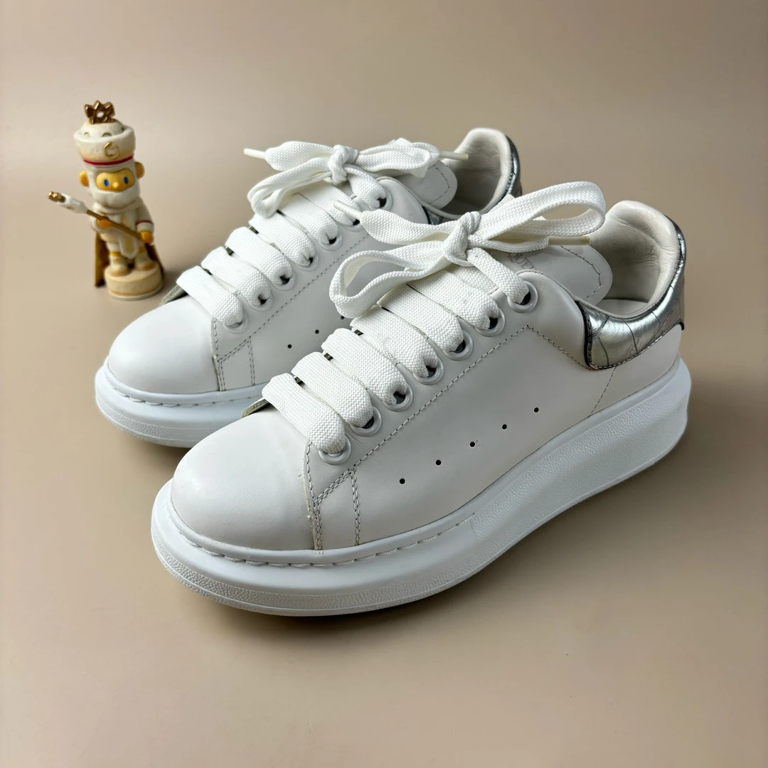 95新 Alexander McQueen/亚历山大·麦昆 银尾纹厚底36.5码YLP3089