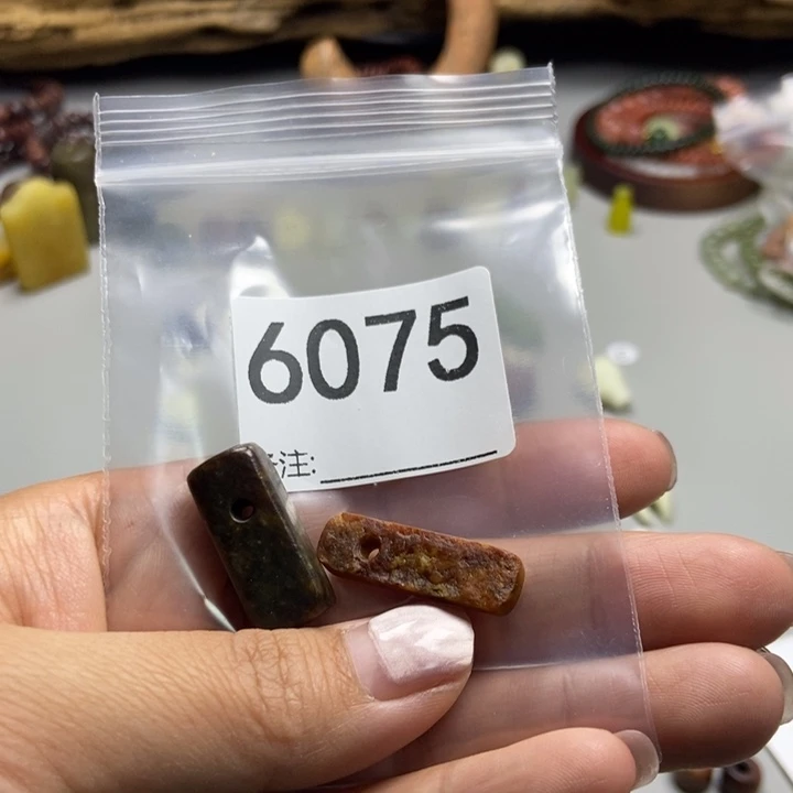 道***旧蛇纹石玉未镶嵌项链