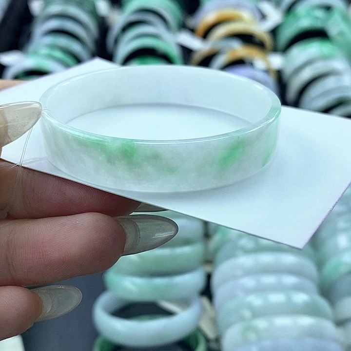 翡翠未镶嵌手镯翡翠