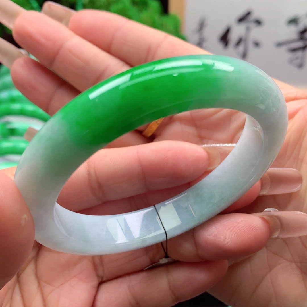 未镶嵌手镯翡翠缅甸