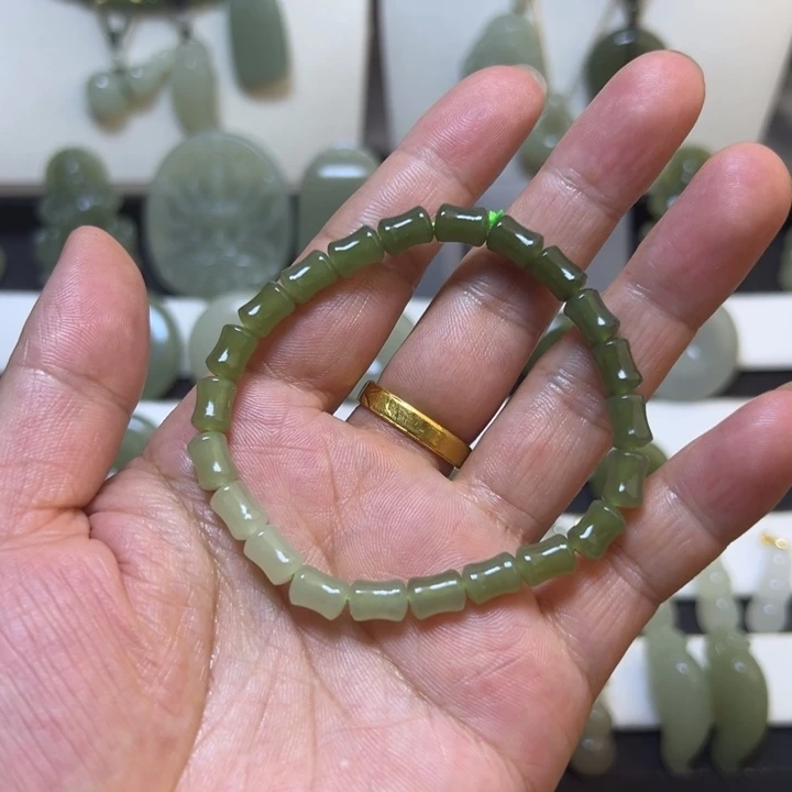 和田玉未镶嵌吊坠(不含链)666