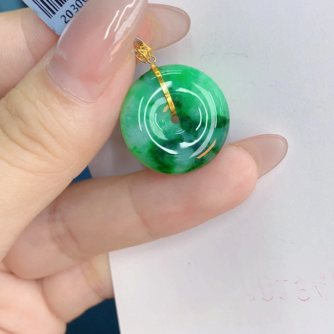 翡翠18K金镶嵌颈饰翡翠