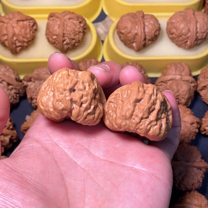 文玩核桃把件清***气蛤蟆头