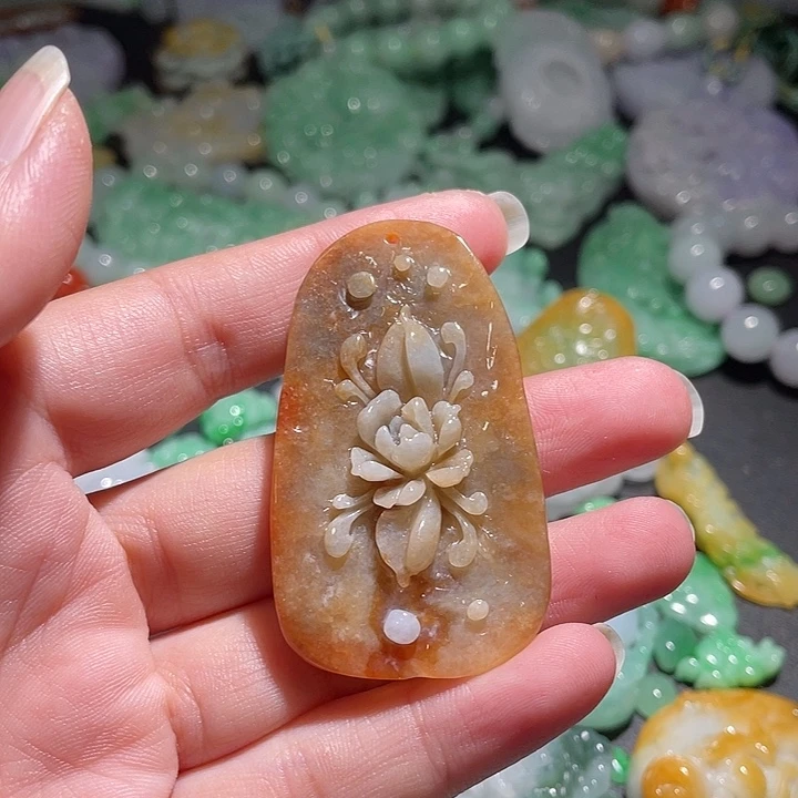 颈饰未镶嵌翡翠天