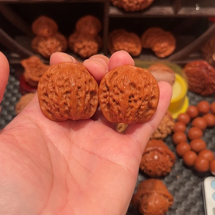 文玩核桃把件龙骨闷尖35