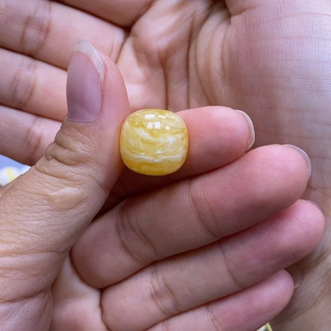 琥珀未镶嵌珠宝奇石周*祥