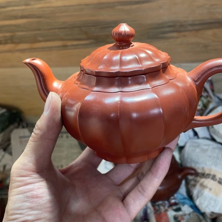 茶壶紫砂老厂紫砂壶一件。