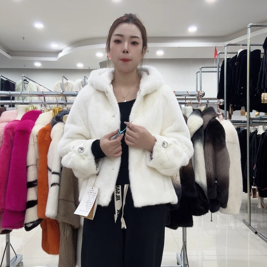 米白色鹰眼秀一波贝壳